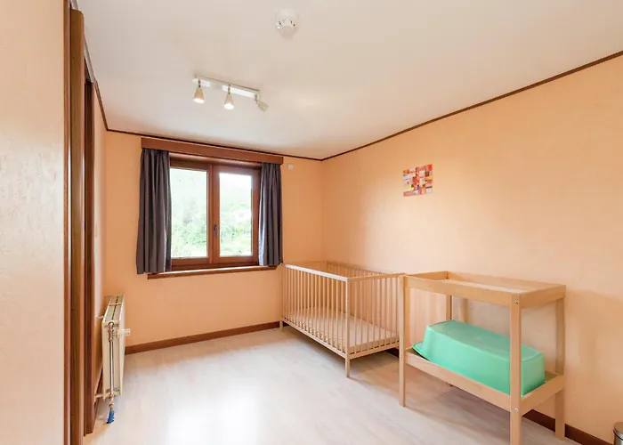 Сasa de vacaciones With Pool, Malmedy *