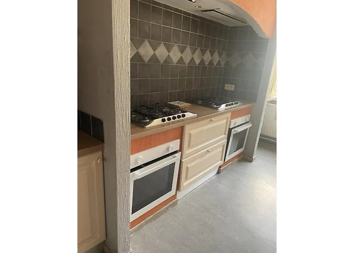 With Pool, Malmedy Сasa de vacaciones *